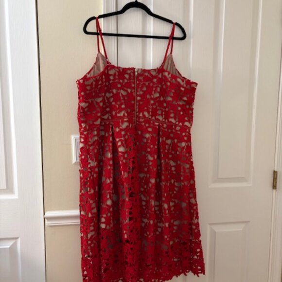 Never worn - Scarlet Red City Chic Crochet Fit & Fancy Dress - Picture 2 of 2